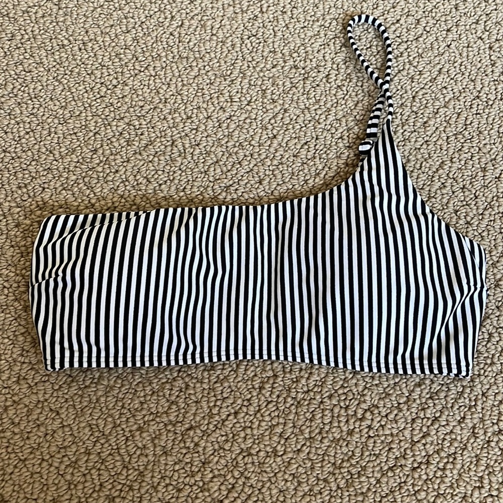 HOLLISTER  ASYMMETRICAL BANDEAU BIKINI TOP size XS